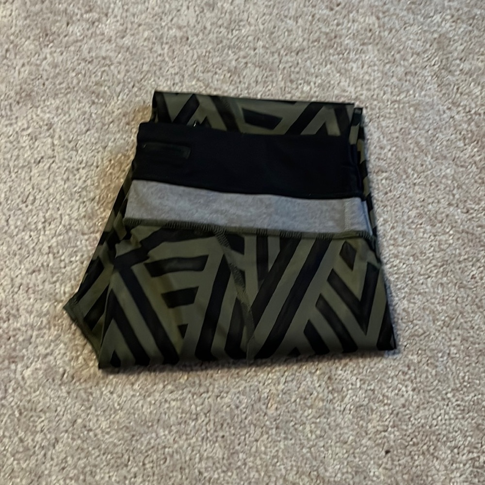 LULULEMON crops
